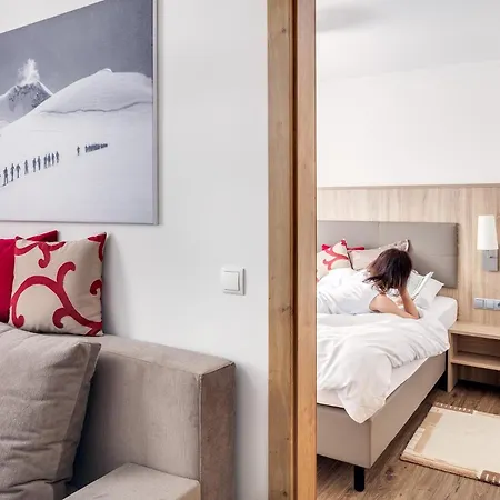 Otel Alpenhotel Fernau 4*
