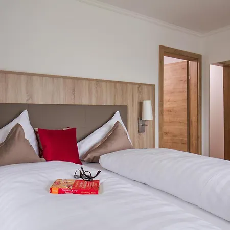 Otel Alpenhotel Fernau 4*