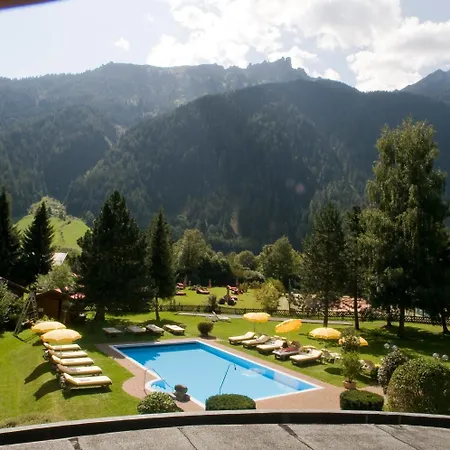 Alpenhotel Fernau ホテル