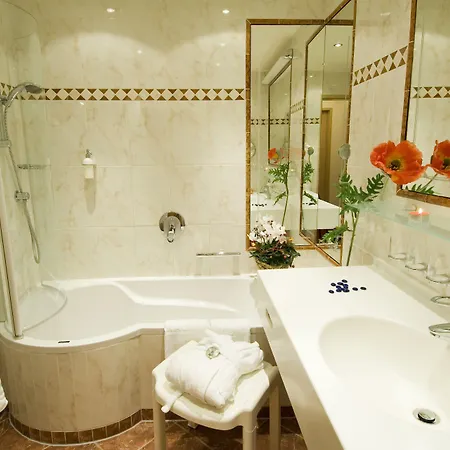 Alpenhotel Fernau Hotel 4*